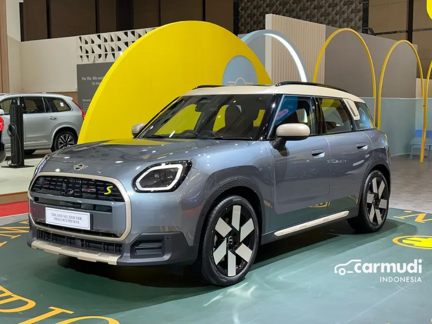 2024 MINI Countryman S ALL4 Favoured Trim SUV