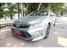 2015 Toyota Camry 2.5 Hybrid Sedan