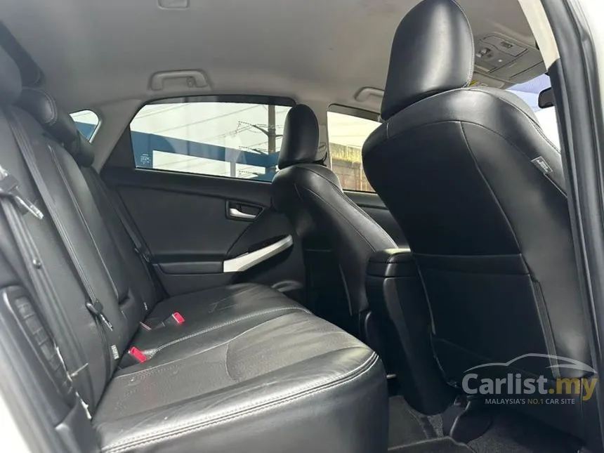 2014 Toyota Prius Luxury Hatchback