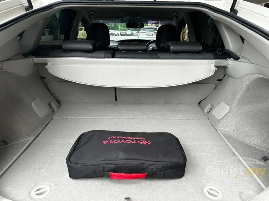2014 Toyota Prius Luxury Hatchback