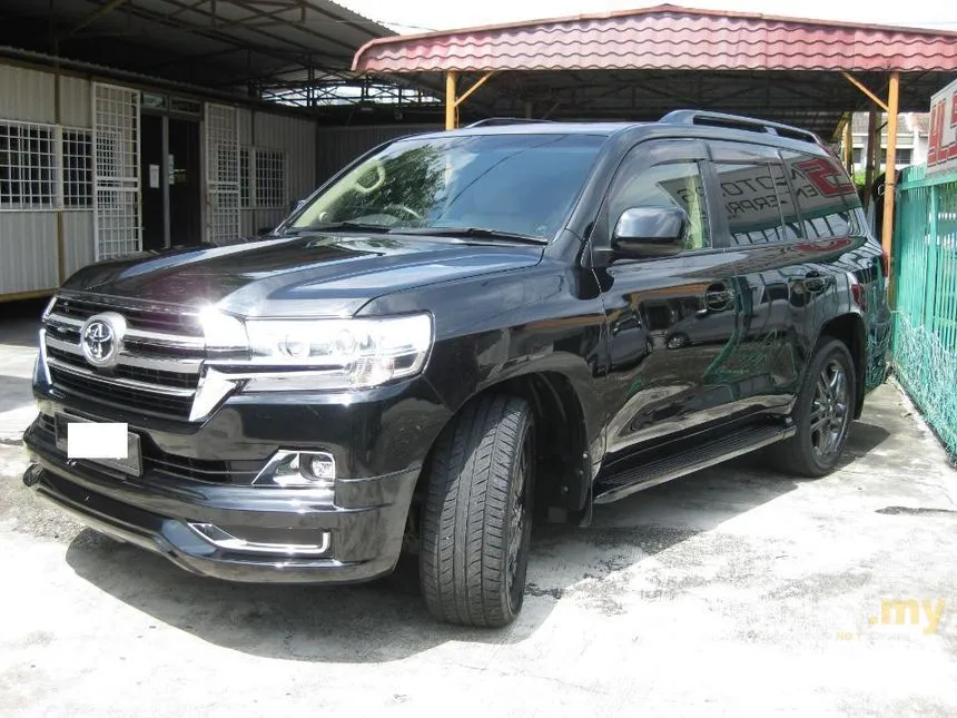 2011 Toyota Land Cruiser URJ202 SUV