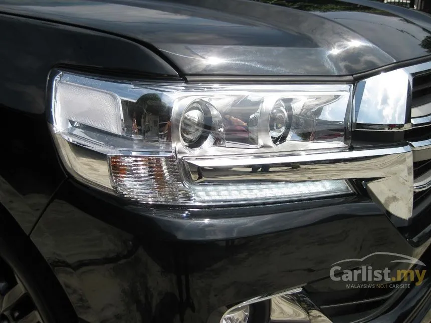 2011 Toyota Land Cruiser URJ202 SUV