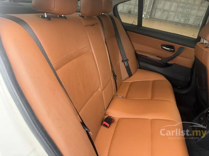 2009 BMW 320i Convertible