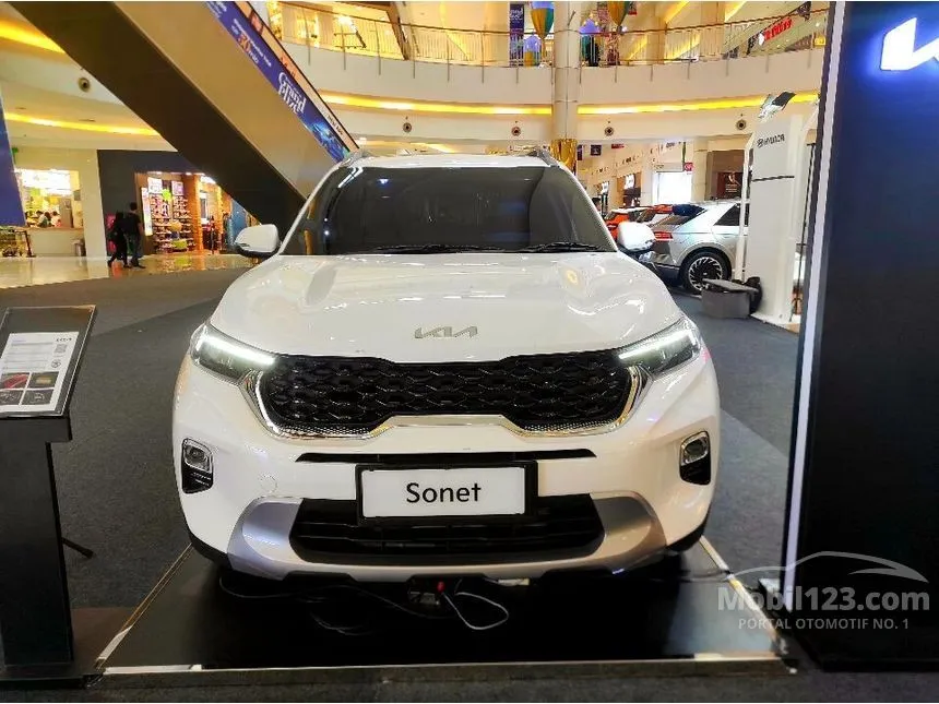 Jual Mobil KIA Sonet 2023 Premiere 1.5 di DKI Jakarta Automatic Wagon Putih Rp 300.000.000