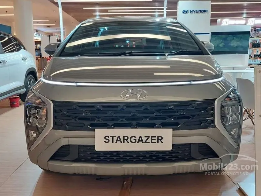 Jual Mobil Hyundai Stargazer 2024 Essential 1.5 di Jawa Barat Automatic Wagon Silver Rp 249.500.000