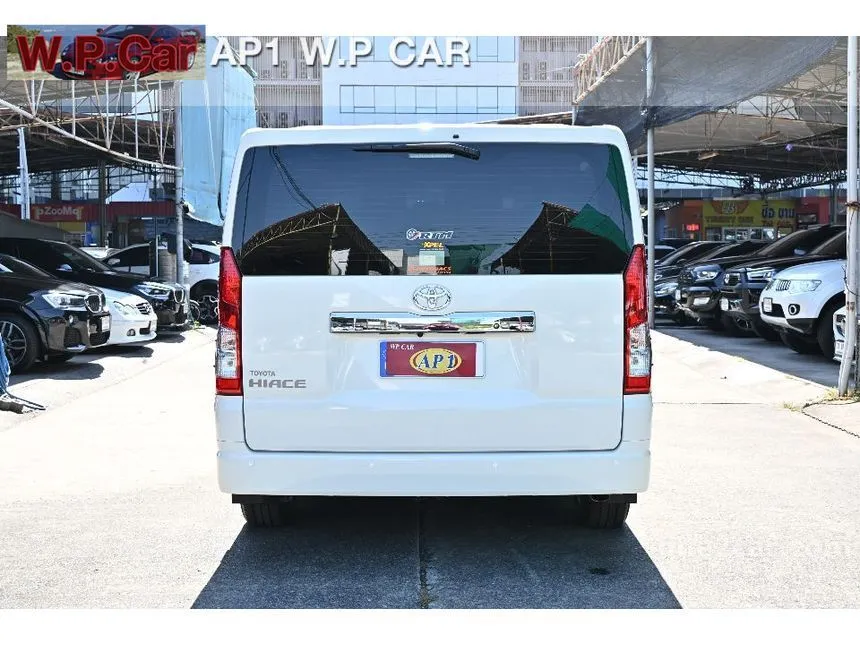 2025 Toyota HIACE GL Van