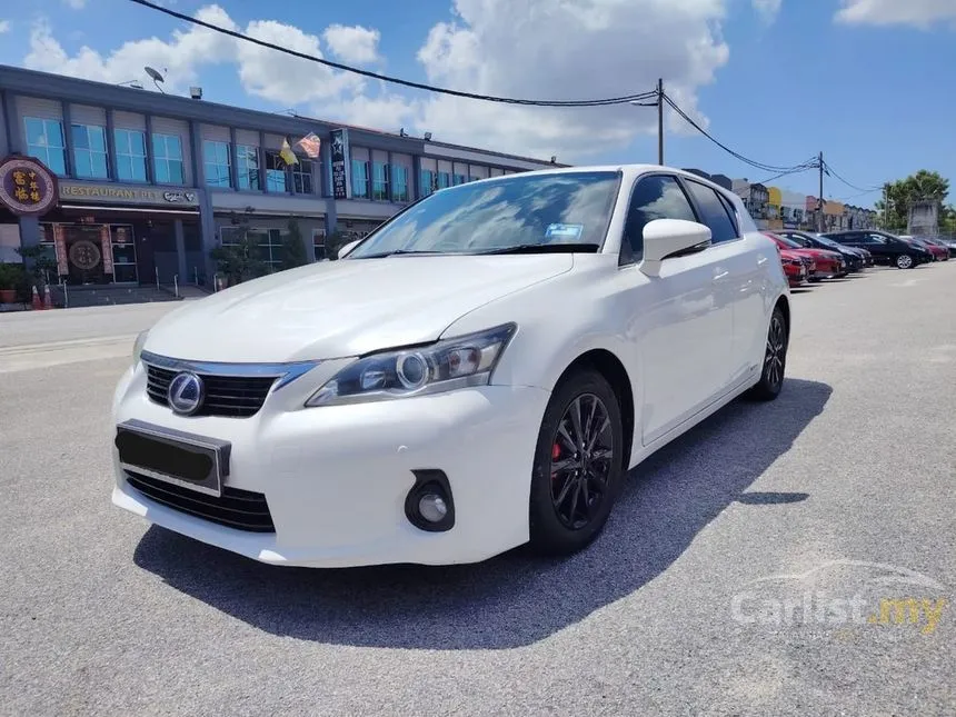 2011 Lexus CT 200h Luxury Hatchback
