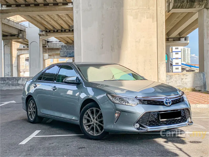 2018 Toyota Camry Hybrid Luxury Sedan