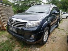 2011 Toyota Fortuner 2.5 G SUV -- WELL MAINTAINED --