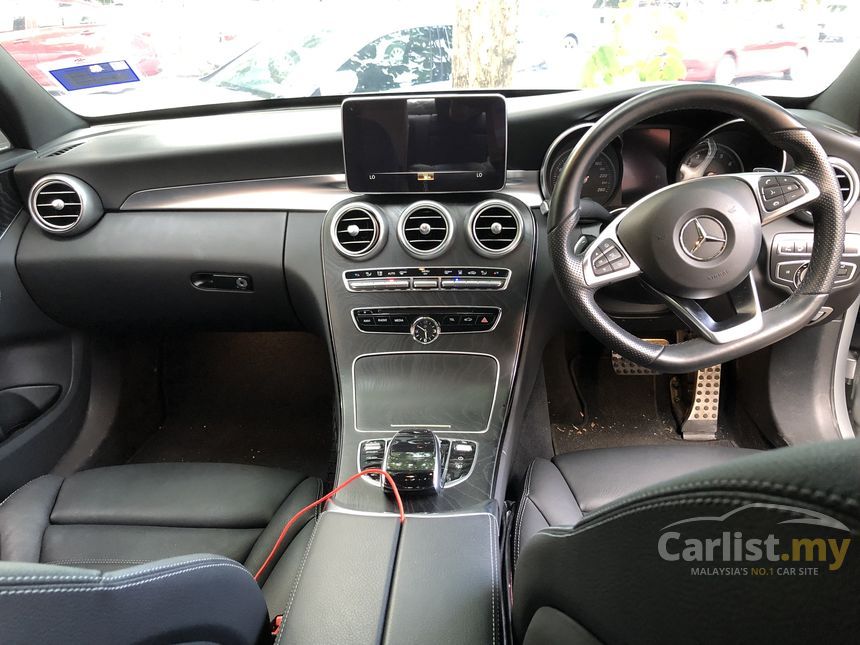 2017 Mercedes-Benz C350 e Avantgarde AMG Line interior Sedan