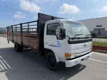 Nissan Yu41h4 lorry cargo am 20.5ft /year 2007 /green engine /good condition