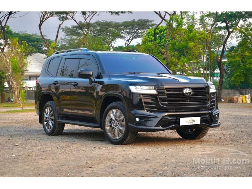 2024 Toyota Land Cruiser 300 VX-R SUV