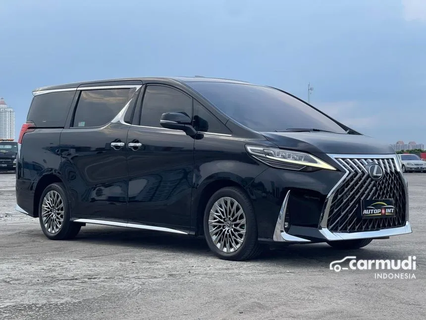 2020 Lexus LM 350 7 Seater MPV