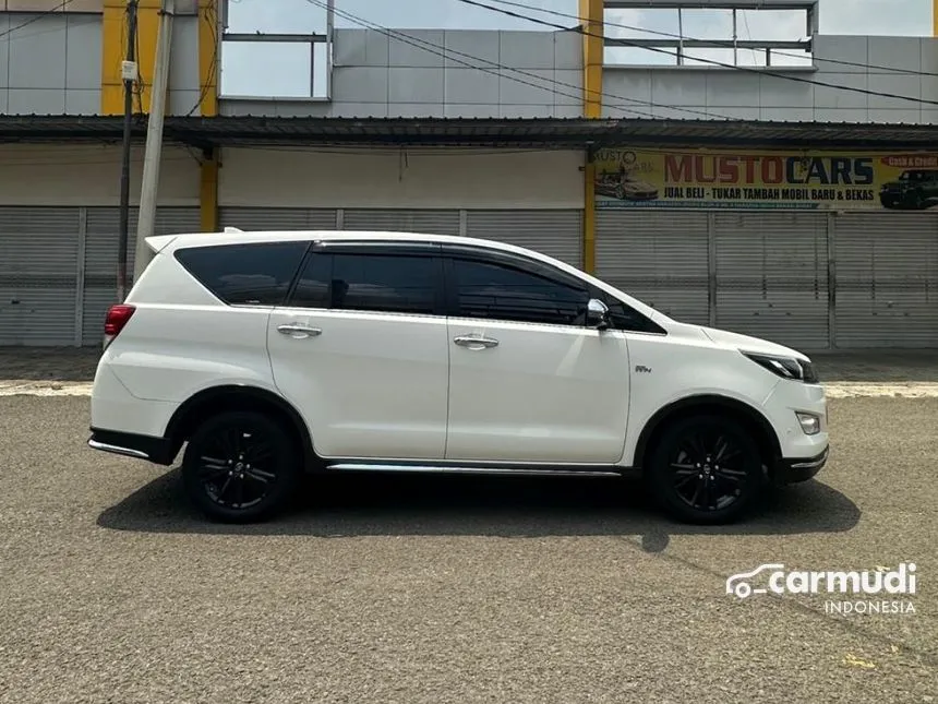 2020 Toyota Innova Venturer Wagon