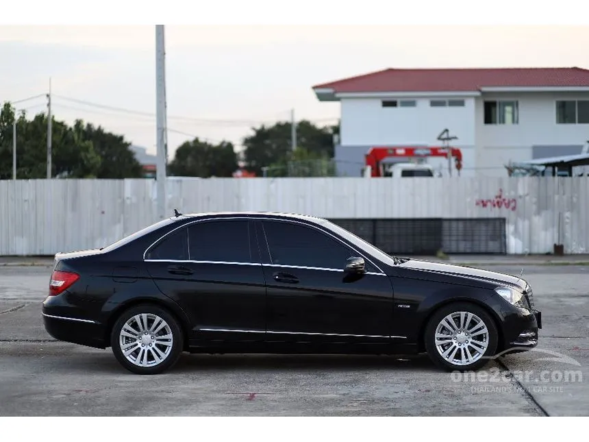 2012 Mercedes-Benz C200 Elegance BlueEFFICIENCY Sedan