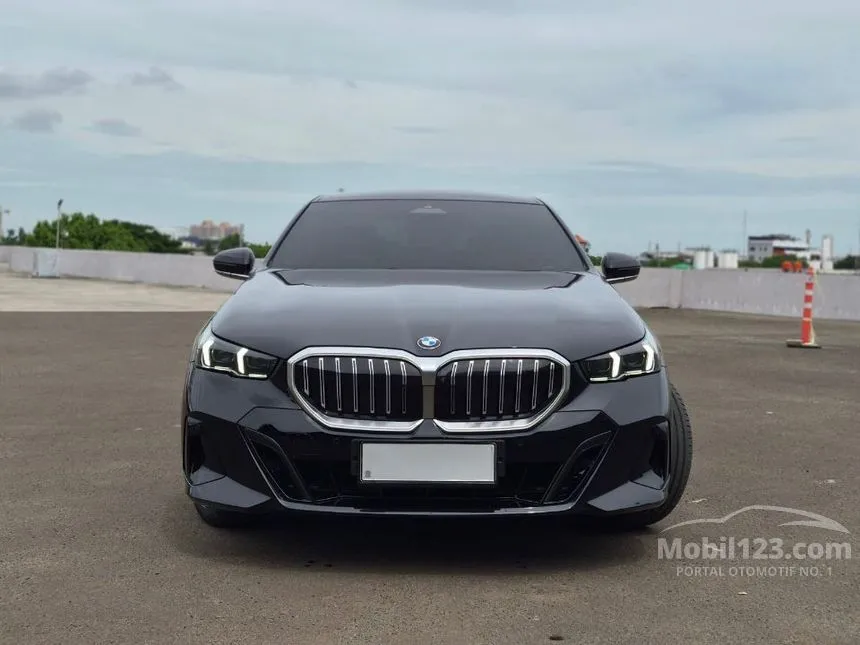 2024 BMW 520i M Sport Sedan