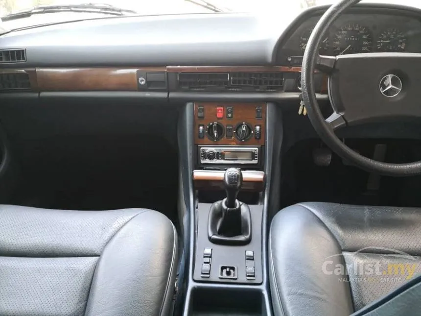 1985 Mercedes-Benz 280SE Sedan