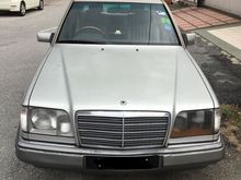 1994 Mercedes-Benz E220 2.2 Sedan