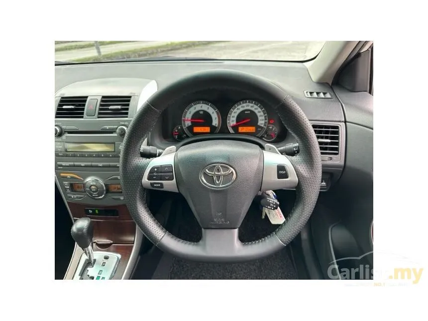 2013 Toyota Corolla Altis V Sedan