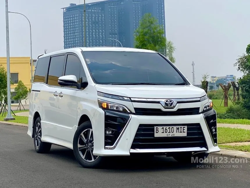 Jual Mobil Toyota Voxy 2018 2.0 di DKI Jakarta Automatic Wagon Putih Rp 305.000.000