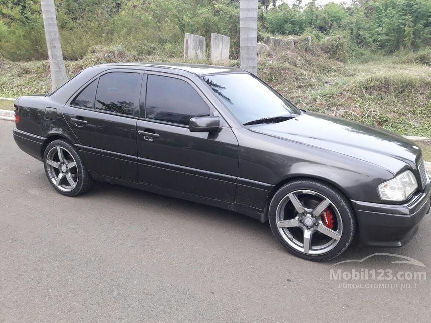 Jual Mobil Mercedes-Benz C180 1995 1.8 di Jawa Barat Jual Mobil Mercedes-Benz C180 1995 1.8 di Jawa Barat