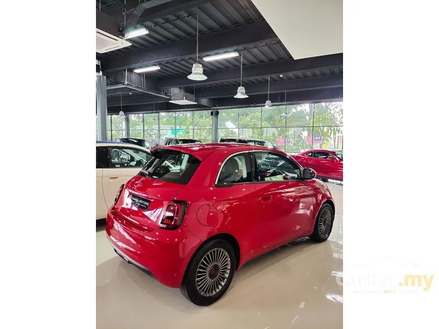 2022 Fiat 500e (RED) Hatchback