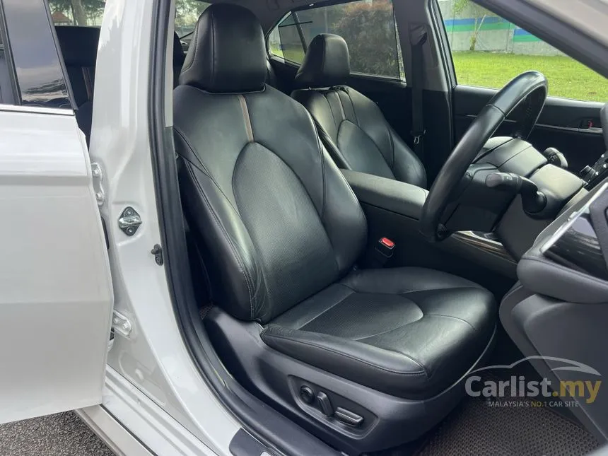 2019 Toyota Camry V Sedan