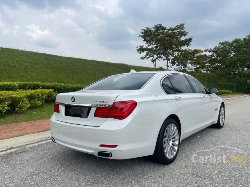 2011 BMW 740Li Sedan