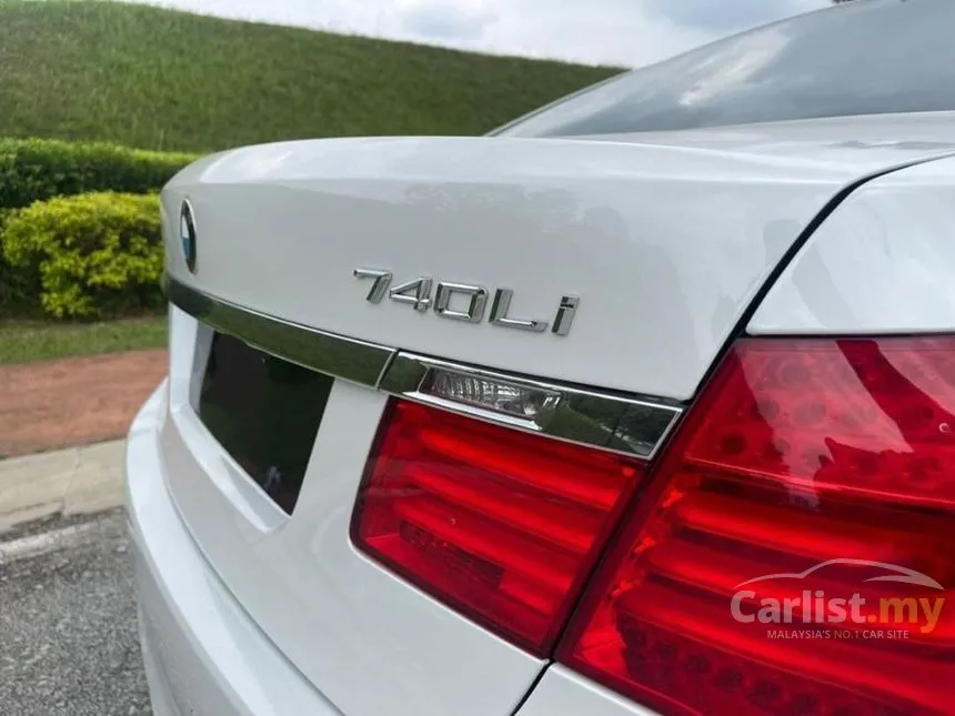 2011 BMW 740Li Sedan