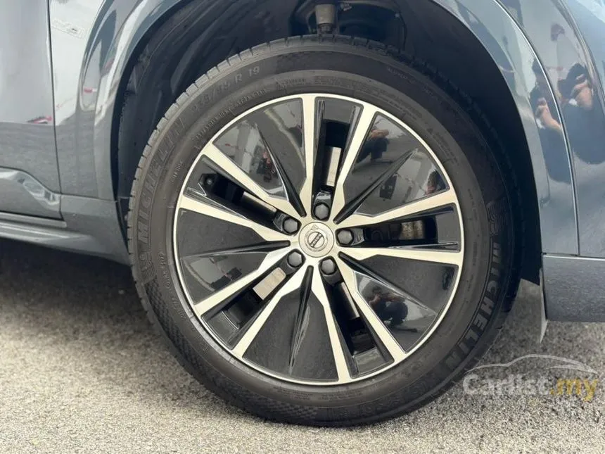 2021 Volvo XC90 T5 Momentum SUV