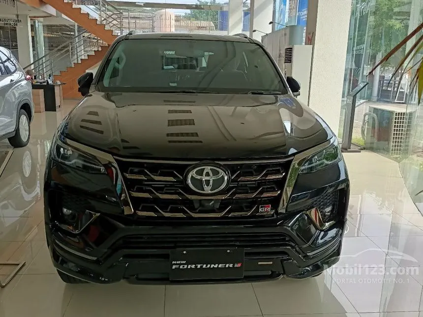Jual Mobil Toyota Fortuner 2024 GR Sport 2.8 di Banten Automatic SUV Hitam Rp 587.800.000