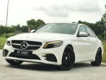 2018 Mercedes-Benz C300 2.0 AMG Line Sedan (Special Plate FF)(Local Spec)(Mileage 70k)(Red Seat Rare Unit)(High Loan)
