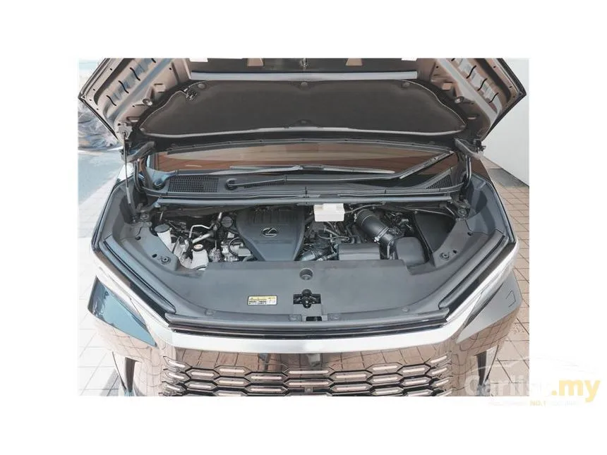 2025 Lexus LM 500h Version L 6 Seater MPV