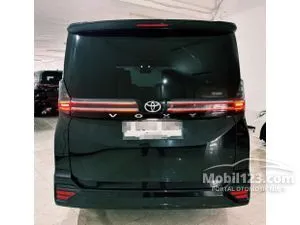 2023 Toyota Voxy 2.0 (Premium Color) MPV