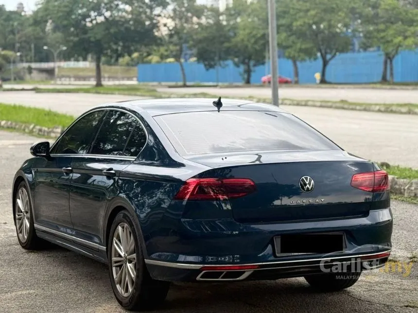 2022 Volkswagen Passat R-Line Sedan