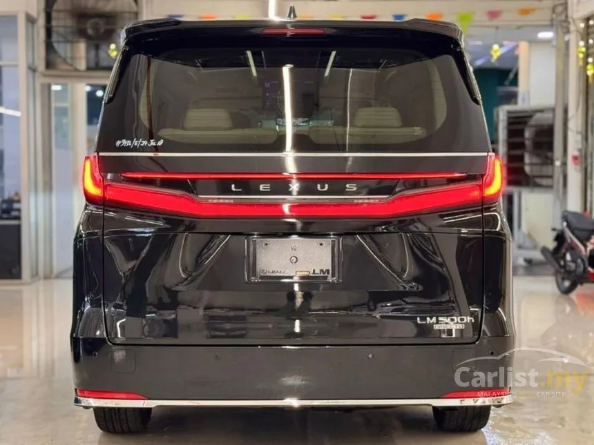 2024 Lexus LM 500h Version L 6 Seater MPV