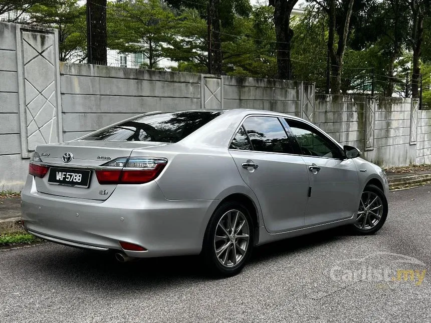 2017 Toyota Camry Hybrid Luxury Sedan