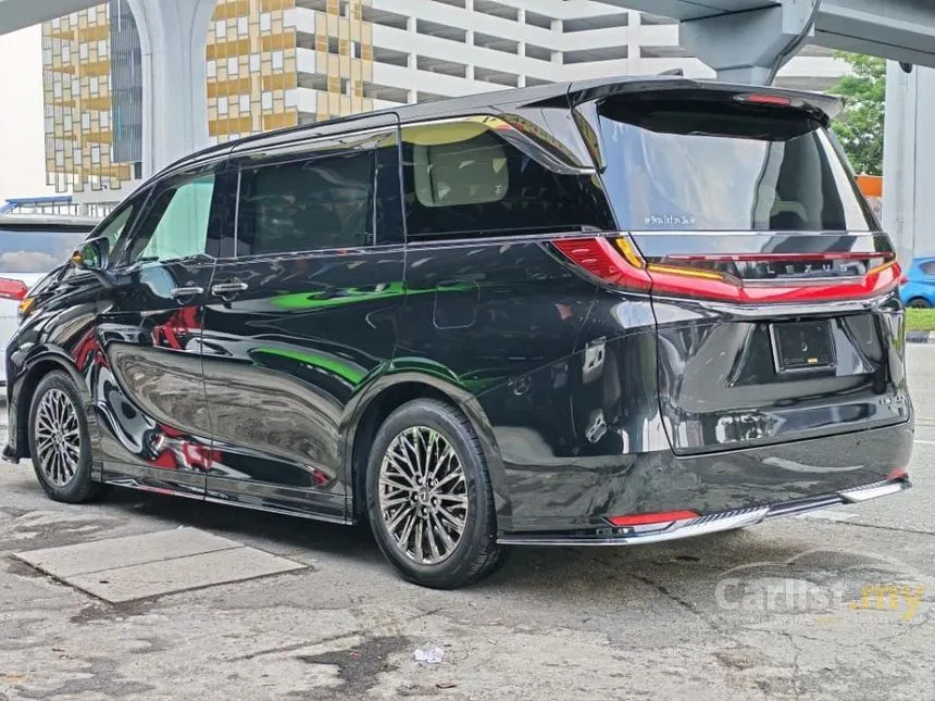 2024 Lexus LM 500h Version L 6 Seater MPV