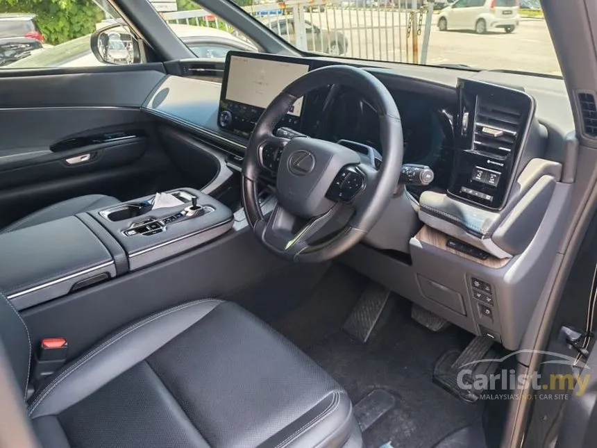 2024 Lexus LM 500h Version L 6 Seater MPV
