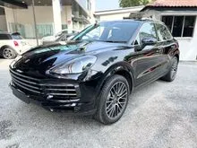 2019 Porsche Cayenne 3.0 Black (Panoramic Roof, Keyless Start, Reverse Camera, PASM, PCM, Full Leather)