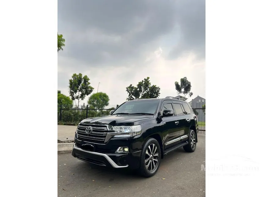 2014 Toyota Land Cruiser 200 Full spec SUV