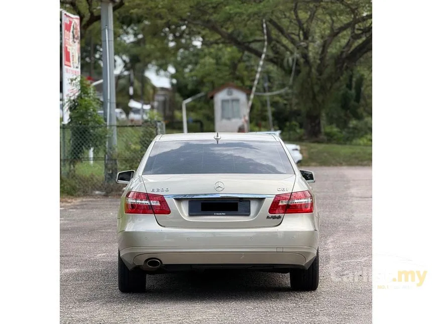 2010 Mercedes-Benz E200 Elegance CGI Sedan