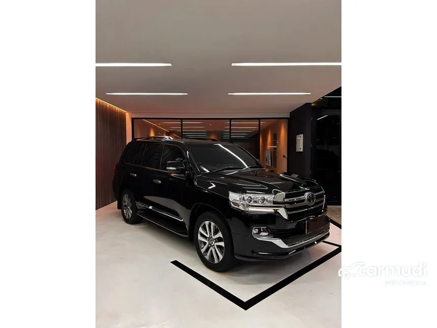 2019 Toyota Land Cruiser 200 VX-R SUV