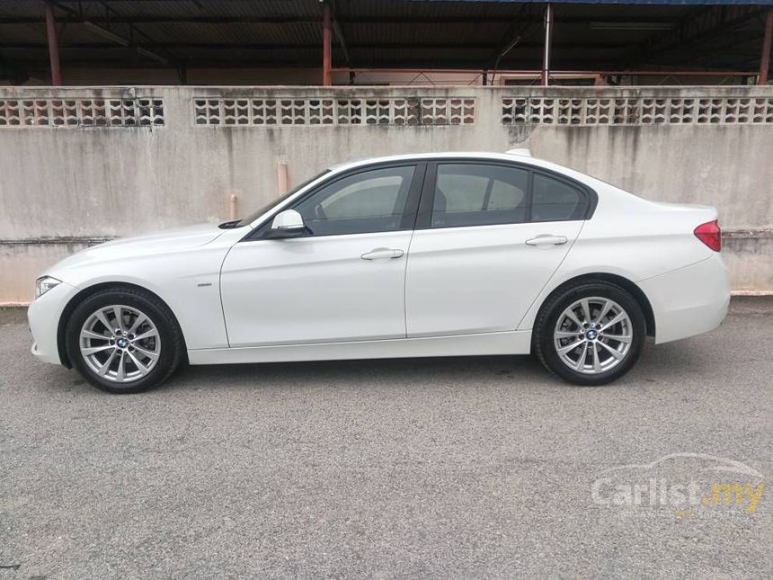 BMW 320i 2016 Sport Line 2.0 in Johor Automatic Sedan 