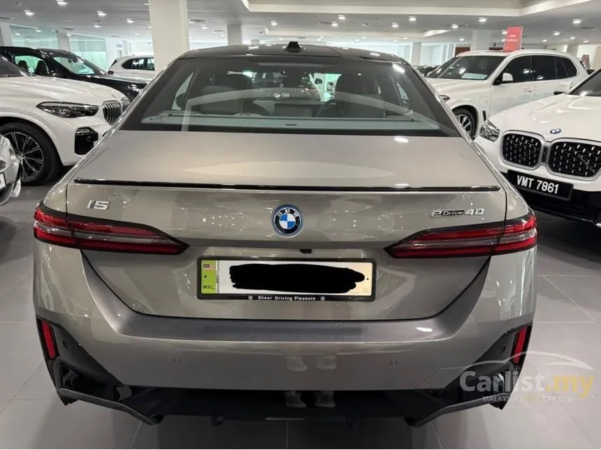 2025 BMW i5 eDrive40 M Sport Sedan