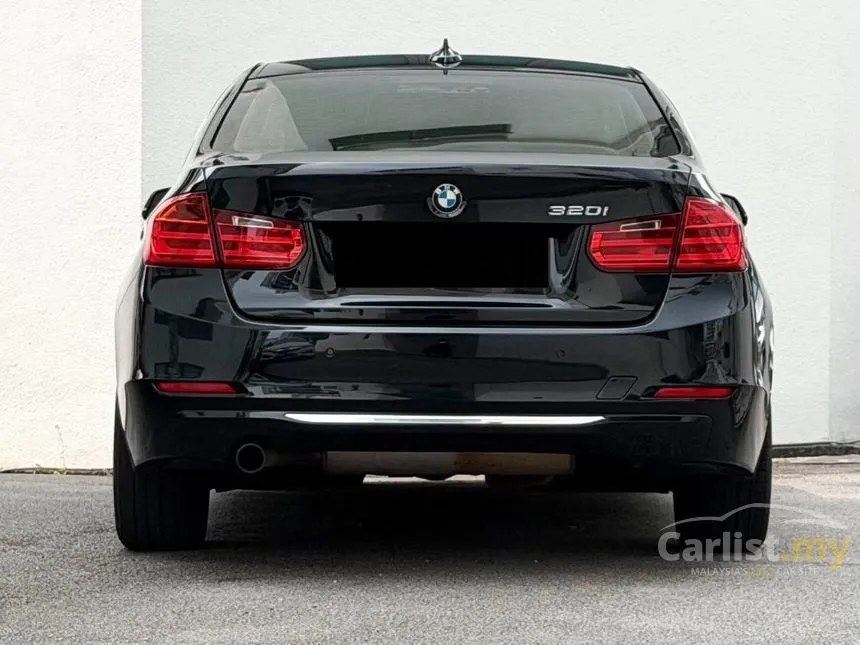 2012 BMW 320i Luxury Line Sedan