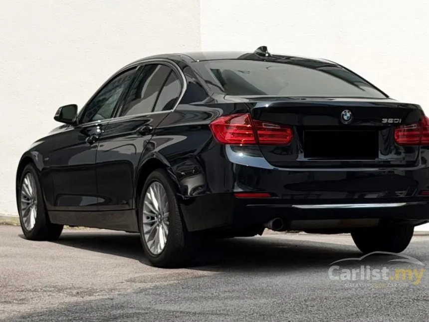 2012 BMW 320i Luxury Line Sedan