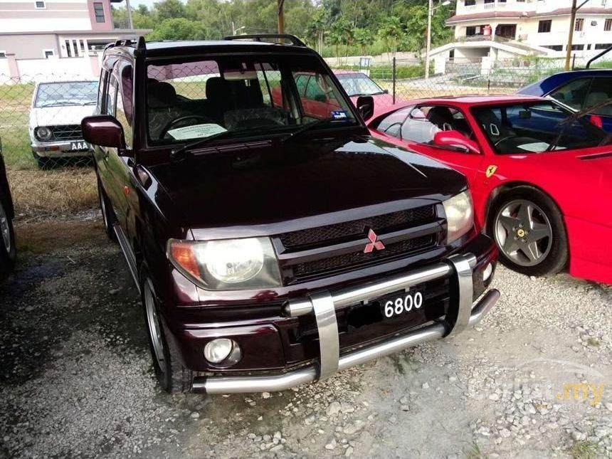 Mitsubishi pajero io 2001