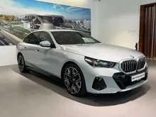 2024 BMW i5 eDrive40 M Sport (Brooklyn Grey, under warranty)