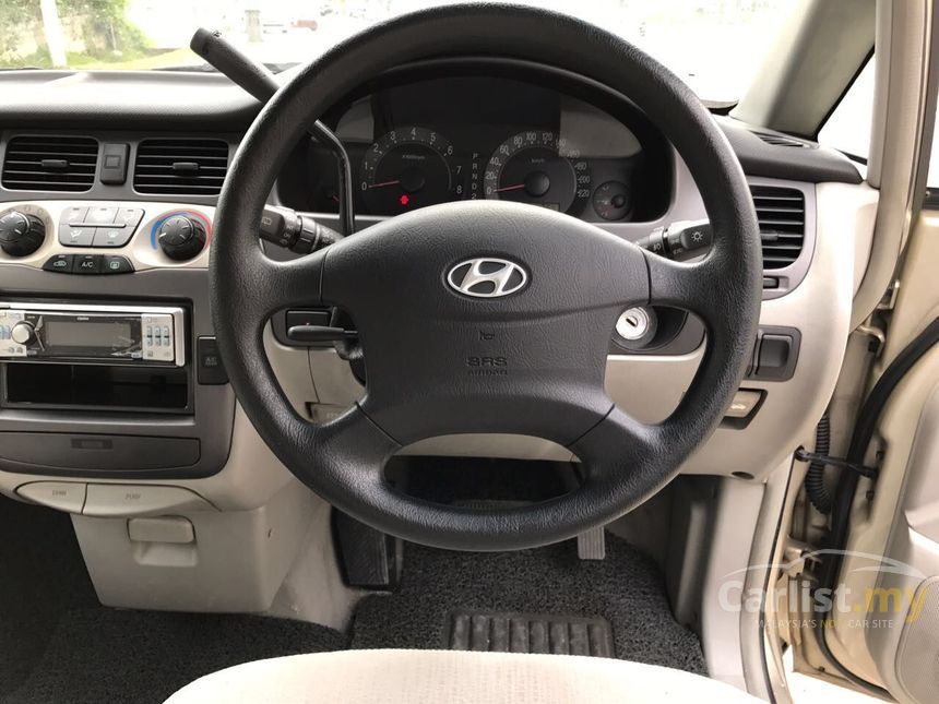 Hyundai Trajet 2005 GLS 2.0 in Johor Automatic MPV Beige 